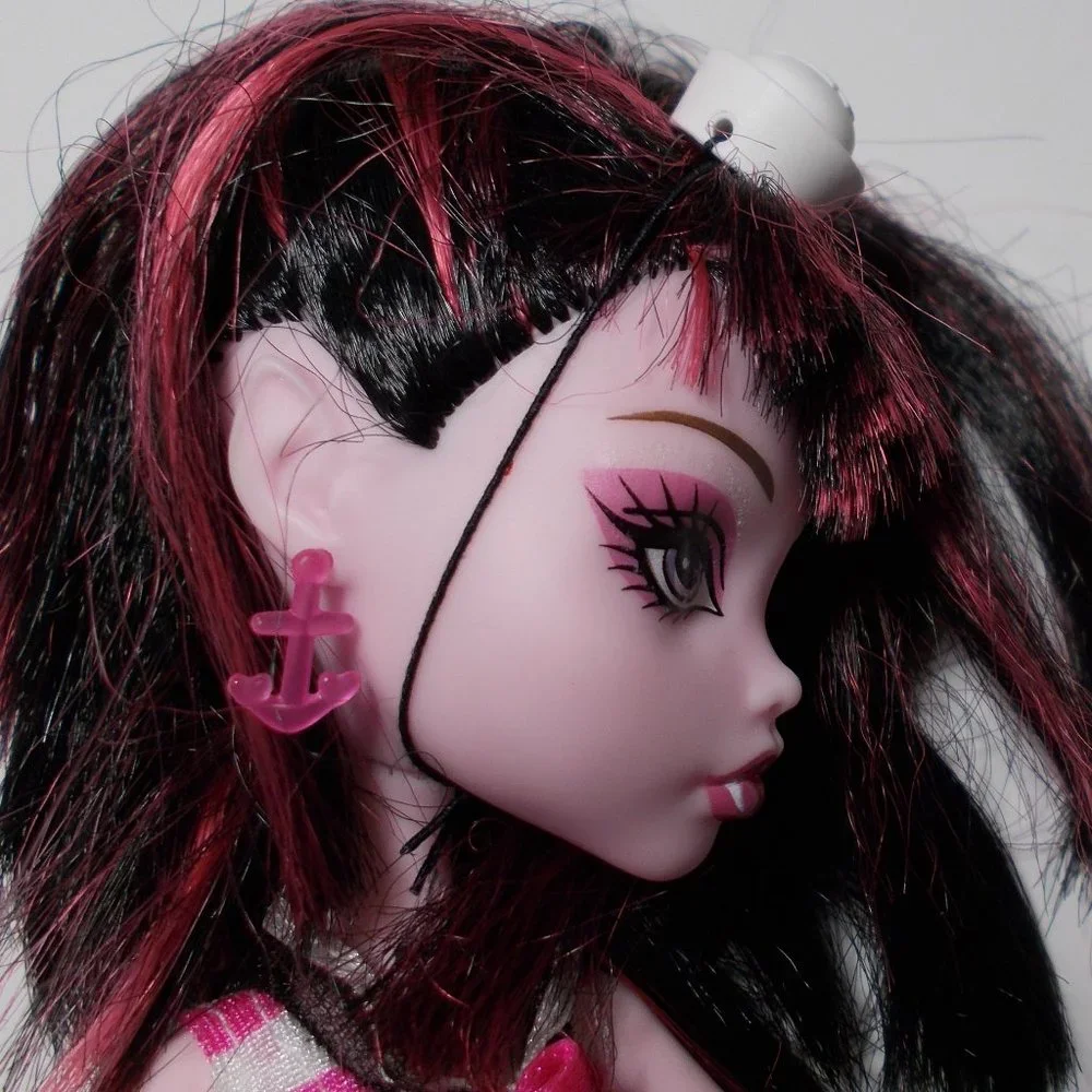 Monster High Draculaura the sailor Doll EUC - Picture 11 of 12